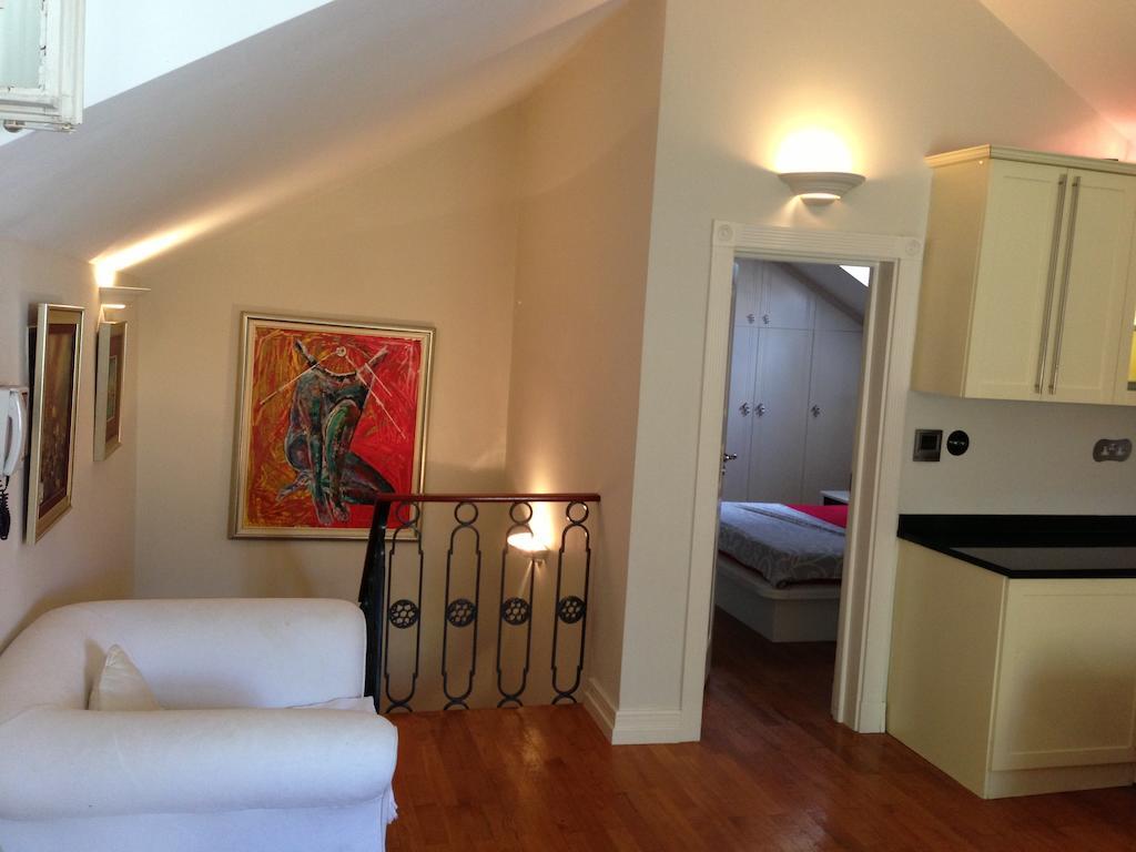 London Apartment Budua Esterno foto
